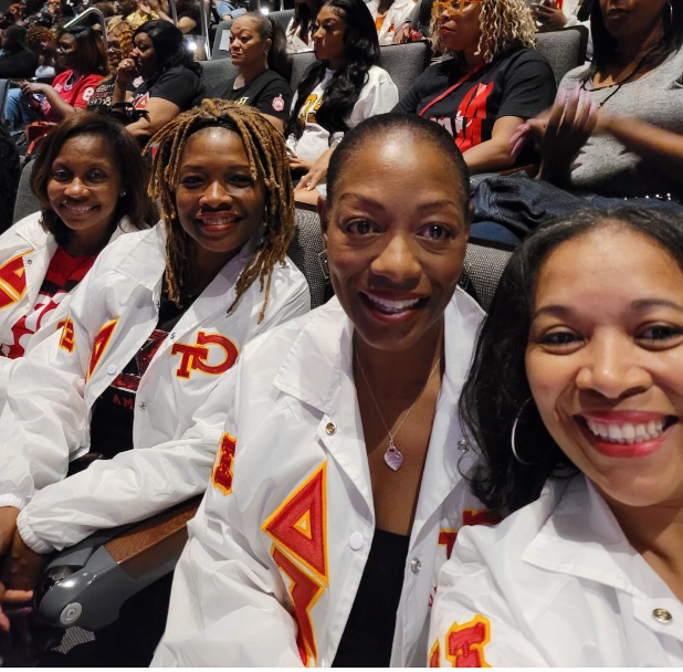 DELTA SIGMA THETA LINE JACKET